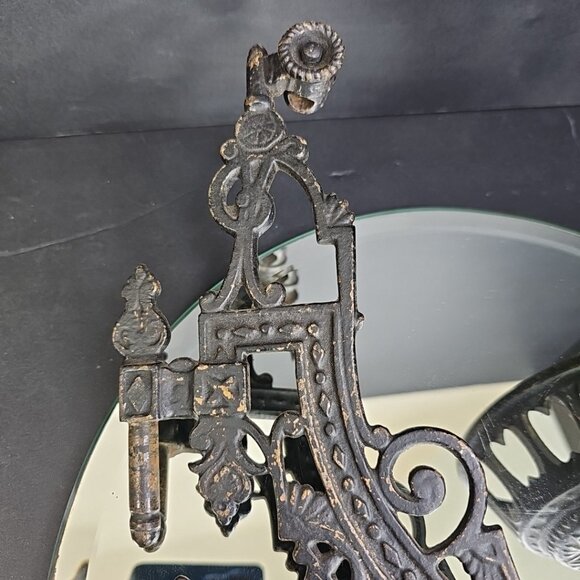 Antique Wall Mount Oil Lamp Holder Cast Iron Wall Sconce Swing Wall Bracket USA - Picture 3 of 14